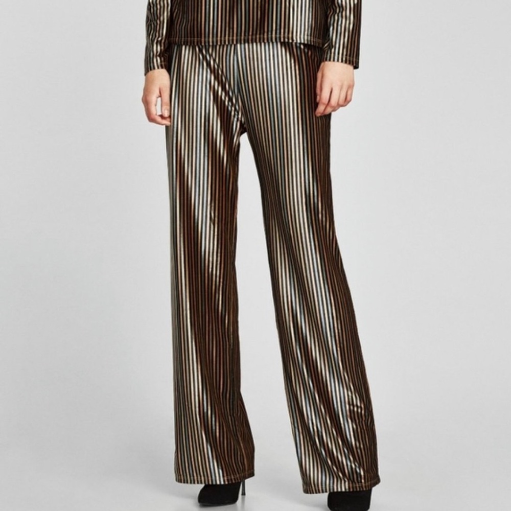 Zara velvet high waisted flare bottom pants. Heavy stretch. Worn once!